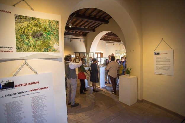 scorcio_palazzo_nerucci Turisti palazzo Nerucci