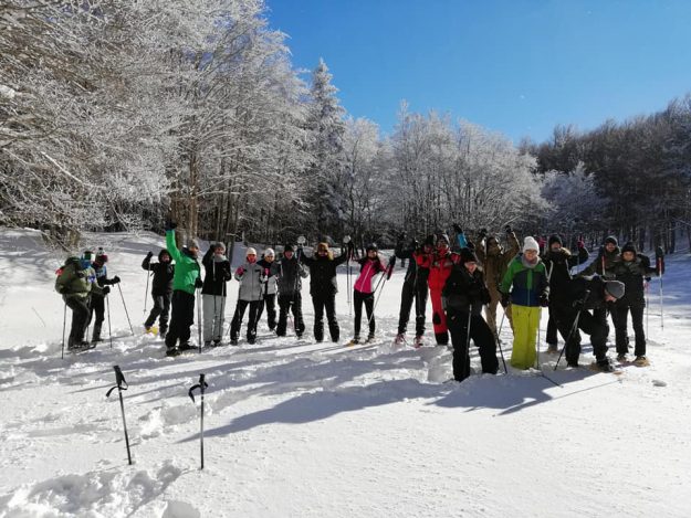 Una ciaspolata in montagna Una ciaspolata in montagna