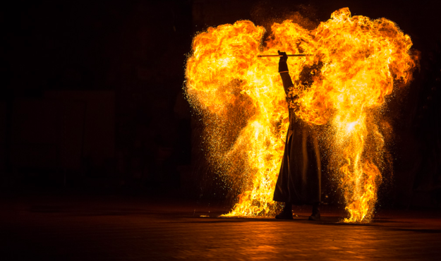 Uomo in mezzo al fuoco di Daniele Badini