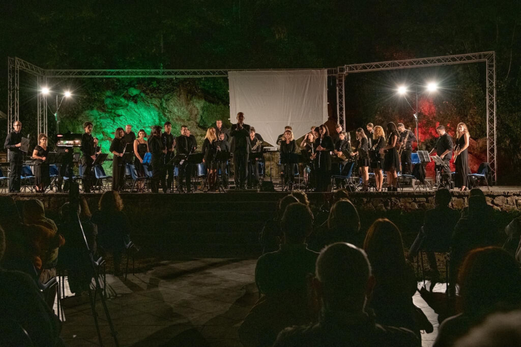 sostenitori filarmonica pozzi foto 1000x667