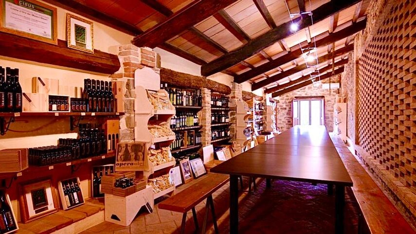 La-sala-degustazione-del-Frantoio-Franci