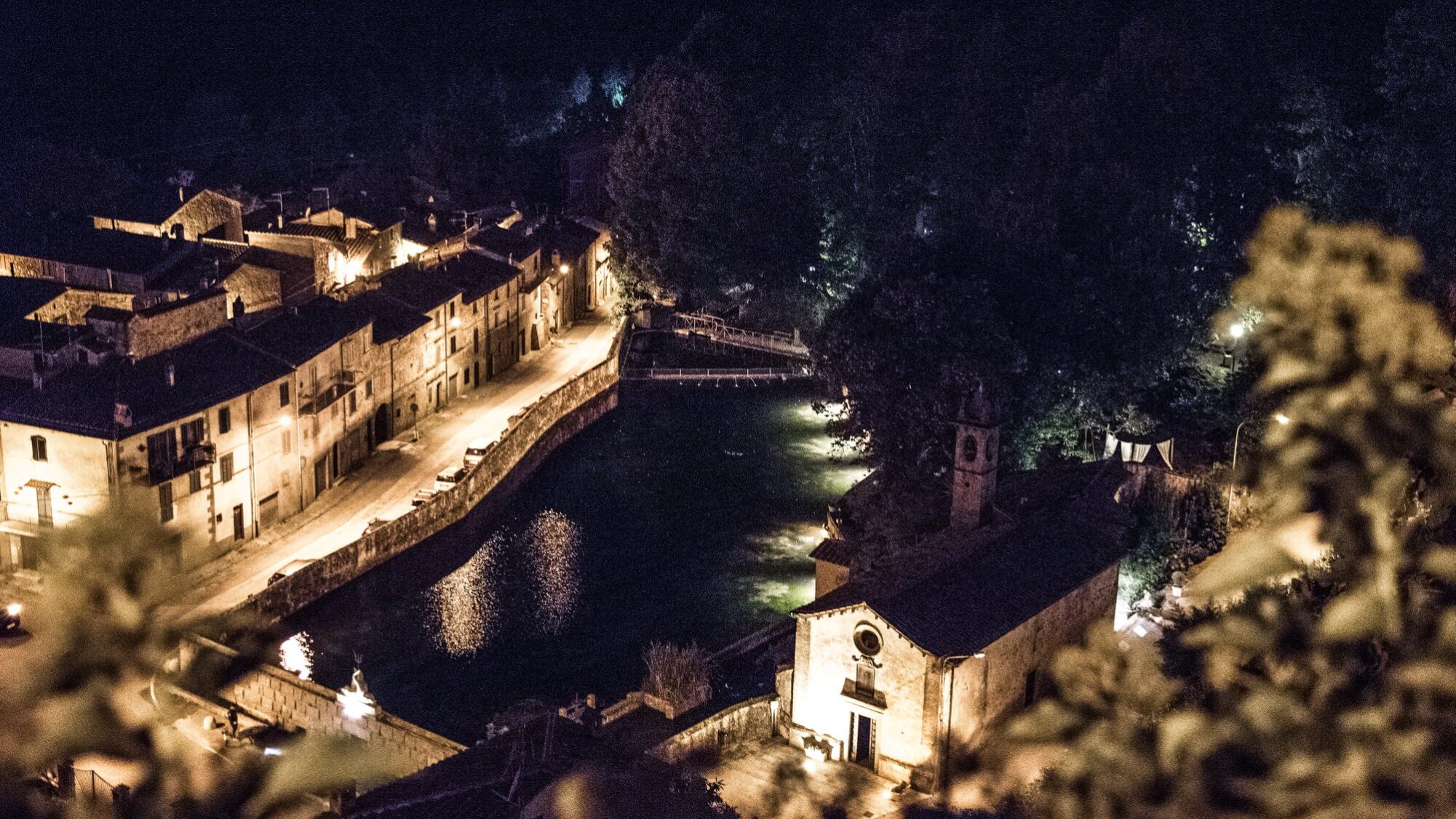 MILLE-E-UNA-LUCE-SULLA-PESCHIERA