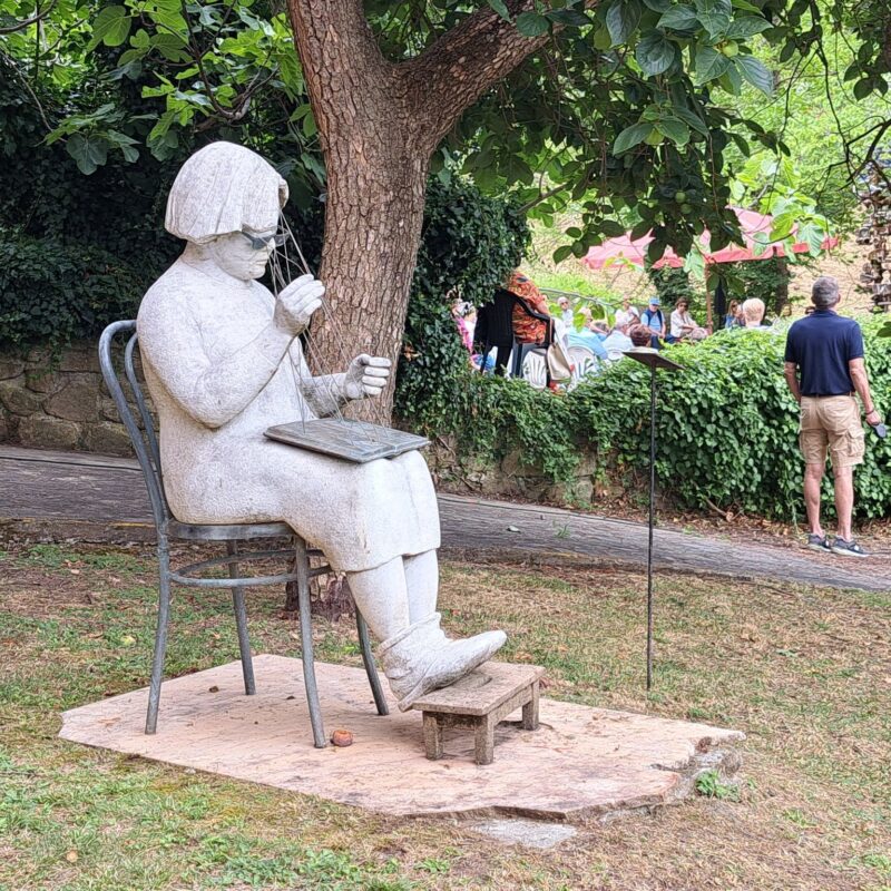 Daniel Spoerri Statua 1 Daniel Spoerri Statua 1